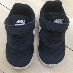 Infant Boy Nike Navy Shoe! NWT! Size 5